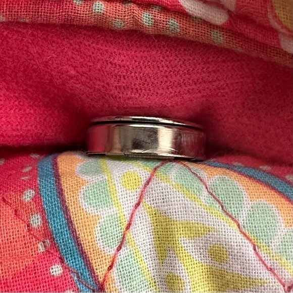 Emma & Chloe Paisley Floral Quilted Tote - Picture 5 of 12